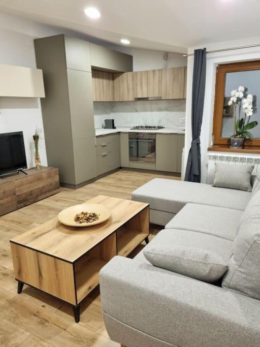 Cozy Apartment Near City Center 布加勒斯特 外观 照片