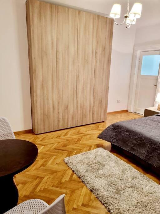 Cozy Apartment Near City Center 布加勒斯特 外观 照片