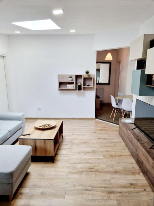 Cozy Apartment Near City Center 布加勒斯特 外观 照片